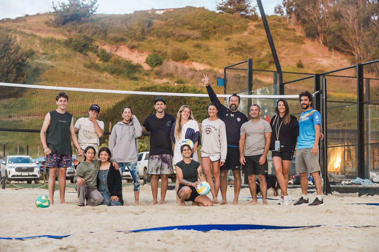 Punto de beach volley en la cancha de arena
